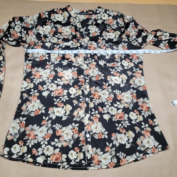 Van Heusen Size M Black with Floral Button Down Blouse, Excellent Used Condition - Picture 8 of 13